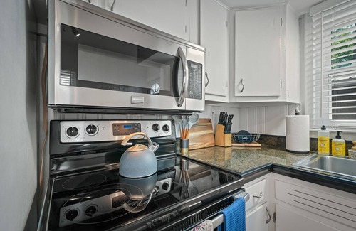 Southern Pines House | Midland Pines Getaway! 3 bedroom stylish & cozy Cottage minutes to golf & dining