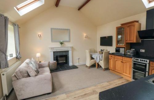 Malton House | Midsummer Cottage