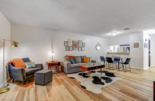 Medical Center District House | Midterm Getaway Summa