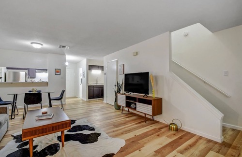 Medical Center District House | Midterm Getaway Summa