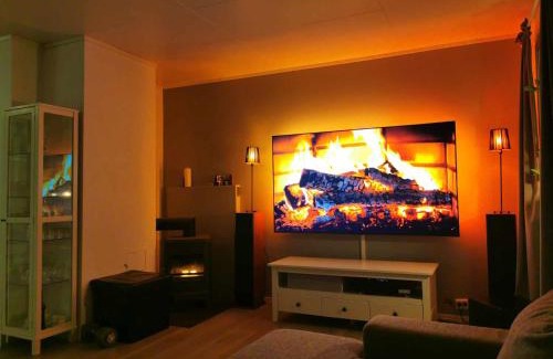 Tromso Apartment | Midtgaard Modern 2 bedrooms Apartment with premium King Bed, Queen Bed, Free Parking, Perfect Year Round for Exploring Tromsø, Kvaløya and Nearby Islands