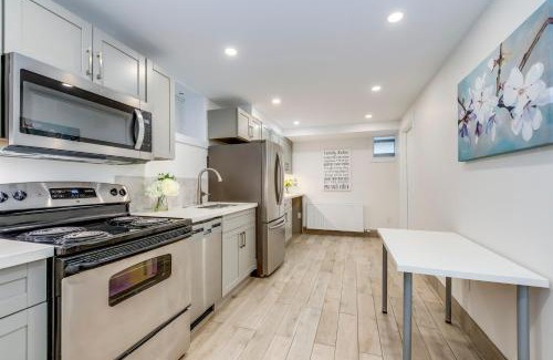 Oakwood Village Apartment | Midtown 2 Bedroom Apartment