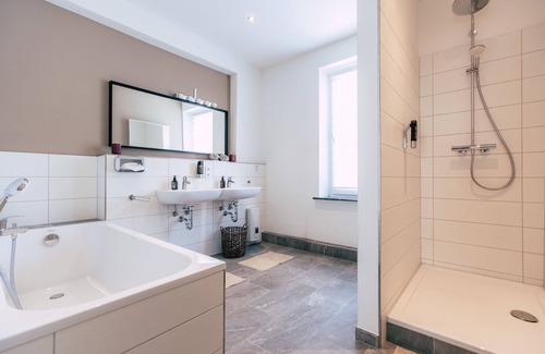 Zentrum-Nord Apartment | Midtown 2-zimmer-appartement mit Küche - Luga Homes - Mitte
