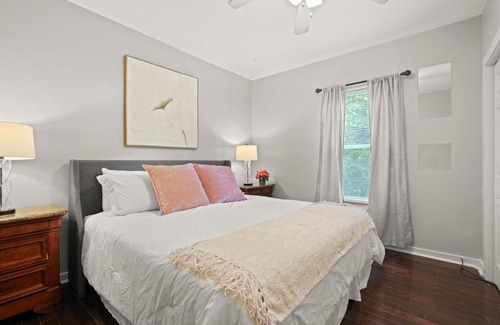 Knight Park House | Midtown 2BR Home Near DT and G Aquarium