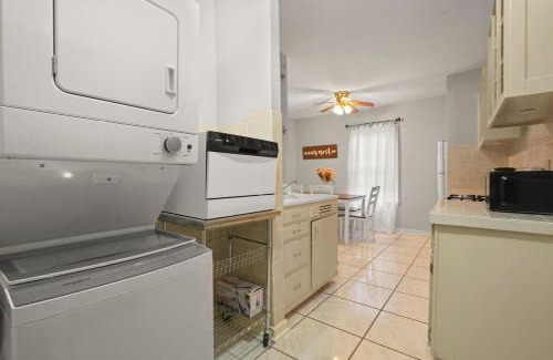 Knight Park House | Midtown 2BR Home Near DT and G Aquarium