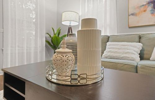 Knight Park House | Midtown 2BR Home Near DT and G Aquarium