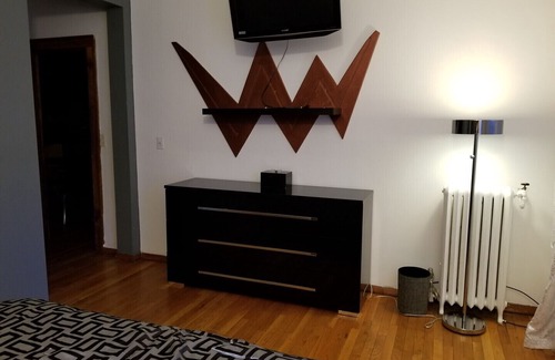 Midtown Apartment | Midtown Apartment to Downtown Fun