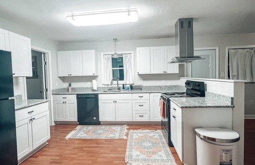 Hattiesburg House | Midtown Avenue Home