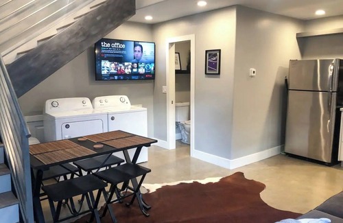 Boulevard Park House | Midtown Charm: Loft & Private Parking—Perfect Spot