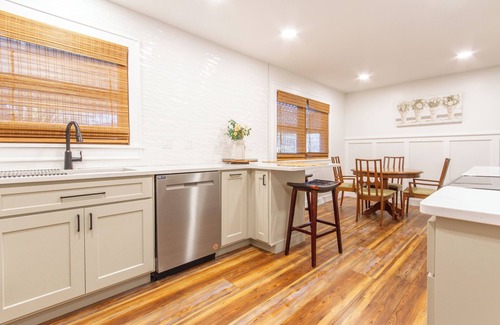 Dubuque House | Midtown Comfort & Convenient home - 3 bedrooms in Dubuque