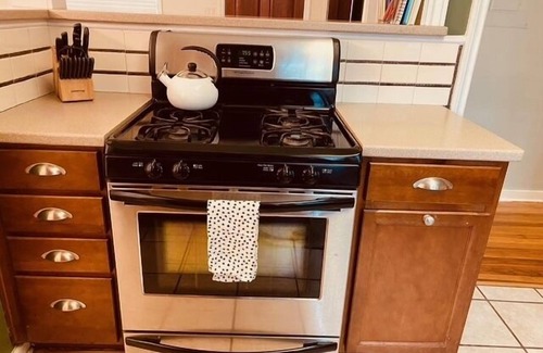 Glenview-Pinegrove House | Midtown Cottage Close to FSU/Downtown