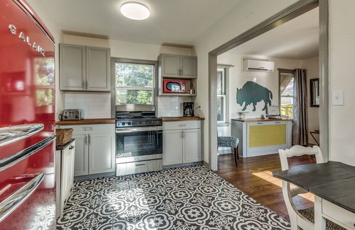 Central Oklahoma City House | Midtown cottage near OCU/minutes to Bricktown