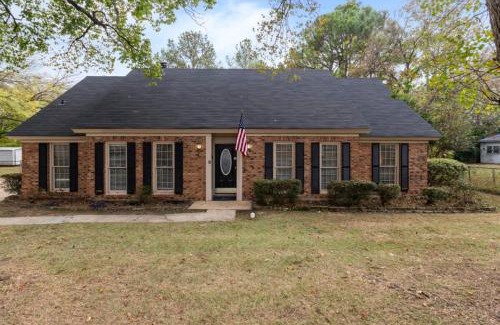 Gunter Afs House | Midtown Fenced Yard & Patio- White Acres Retreat