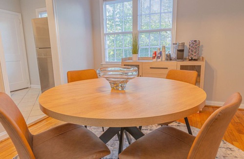 Columbus Apartment | MidTown Flats Suite C1