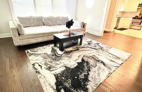 Rockdale House | Midtown Get Down: Private Escape Near City Lights