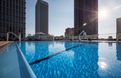 SoNo Apartment | Midtown King Studio | Free Breakfast Included, Pool, BBQ Area