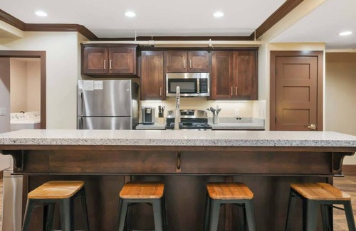 Visalia Apartment | Midtown Loft 201 on Main St DT Visalia