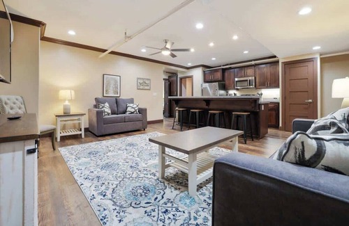 Visalia Apartment | Midtown Loft 201 on Main St DT Visalia