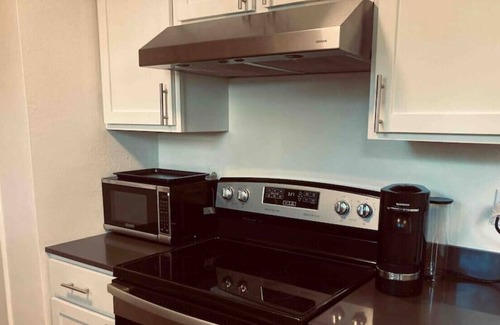 Hillcrest Apartment | Midtown loft, King bed, touch of modern