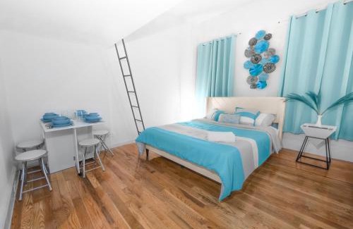Sutton Place Apartment | Midtown Luxe Retreat in the Heart of New York City, Steps to Central Park, Subway & Bloomingdale Shopping