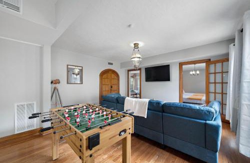 MacGregor House | Midtown, Med Center, Dt Home Games Patio Bbq