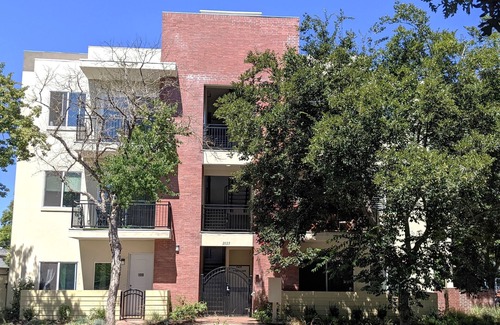 Central Sacramento Apartment | Midtown Midrise- Sapphire-In the heart of Sacramento