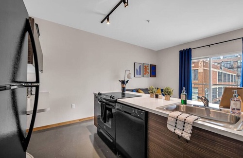 Midtown Apartment | Midtown Modern 1BR | Near Wayne State & DIA