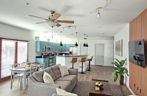 Midtown House | Midtown modern retreat!