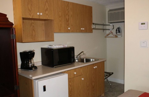 Moncton Hotel | Midtown Motel & Suites