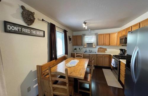 Ruidoso House | Midtown River Cabin