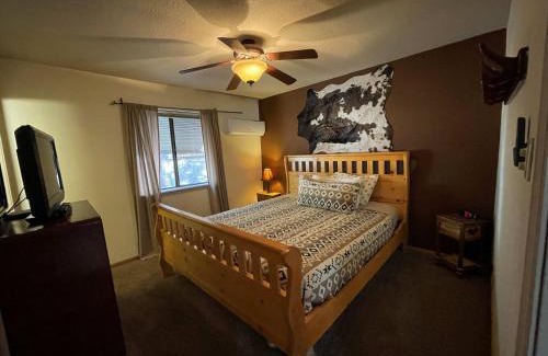 Ruidoso House | Midtown River Cabin
