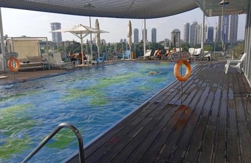 Tel Aviv Apartment | Midtown Towers TLV
