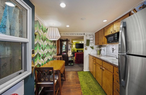 Orchard District Apartment | Midtown Underground: 2BR Centrally Located Private Apartment