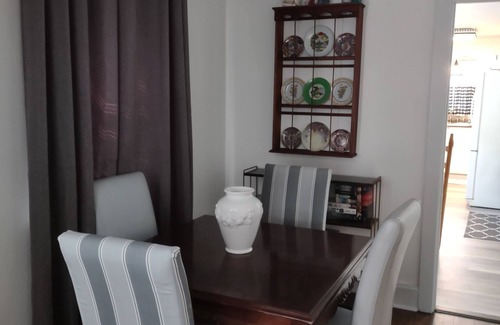 Jonesboro House | Midtown Vintage Belle House conveniently located in the center of Jonesboro.