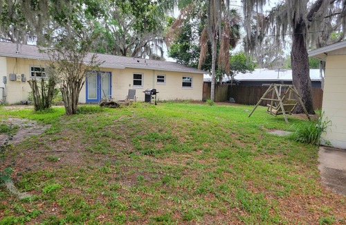 Polk City House | Midway between Disney and the Gulf beaches