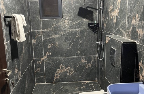 Accra Hotel | Midway Hotel