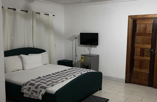 Accra Hotel | Midway Hotel