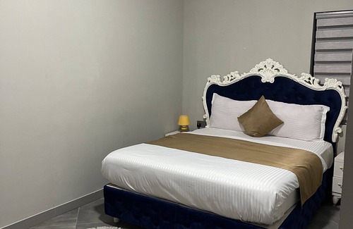 Accra Hotel | Midway Hotel