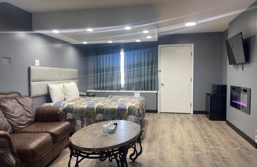 Oak Lawn Hotel | Midway Inn & Suites