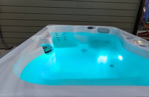 Indianapolis House | Midwest Moonlight! l Hot Tub, Fire Pit, Arcade!