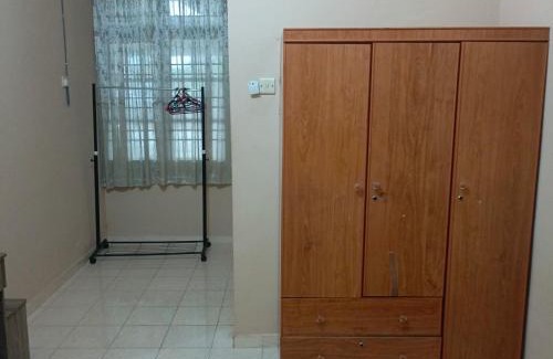 Kampung Dusun Kudus House | MieHomestay Bukit payong