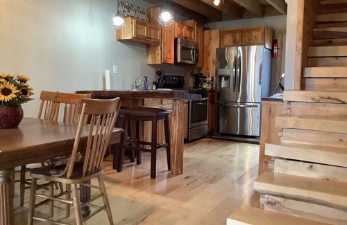 Ulster Cabin | Mighty Oak near Sayre Towanda