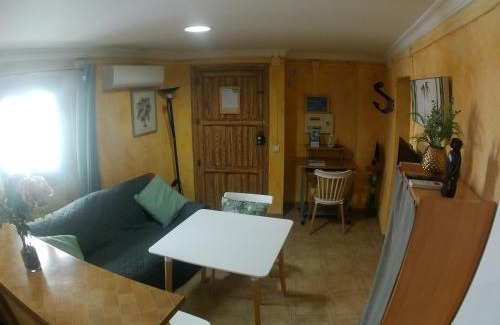 Tijola Apartment | Miguel y Rosa