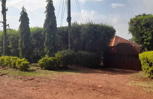 Jinja Apartment | Miji Lake View -Quiet Room with a Lake Victoria View. 3mins to jinja Town center