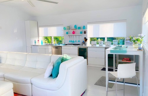 Governor's Harbour Apartment | Mika's Resort