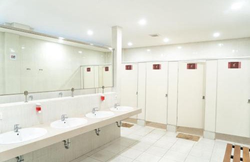 Bungurasih Hotel | Miko Rooms & Capsules hotel
