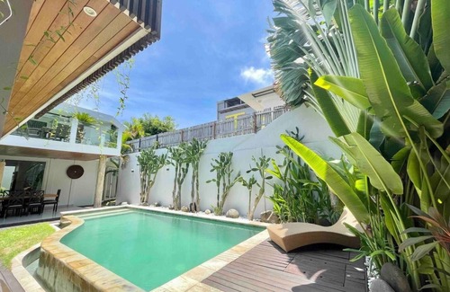 Legian House | Mila's Villa Large 3 bedroom villa in the heart Legian.
