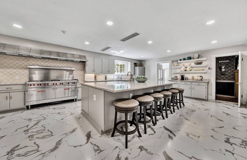 Union Hall House | Milan Manor - Smith Mountain Lake