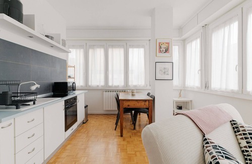 Barona Apartment | Milano Bright Apartment with private parking!