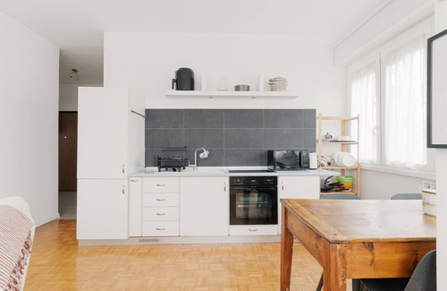 Barona Apartment | Milano Bright Apartment with private parking!